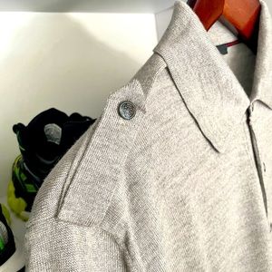 Gucci, long sleeve, XL, pull over, with beautiful subtle military details.